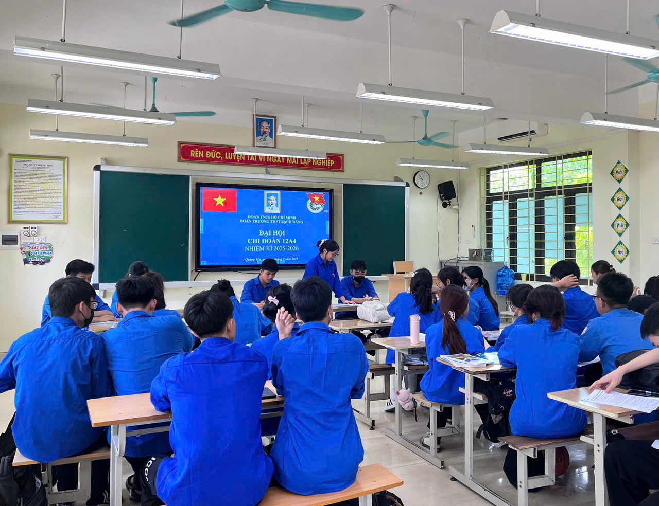 CÁC CHI ĐOÀN TRỰC THUỘC ĐOÀN TRƯỜNG THPT BẠCH ĐẰNG TỔ CHỨC THÀNH CÔNG ĐẠI HỘI NHIỆM KỲ 2025 – 2026